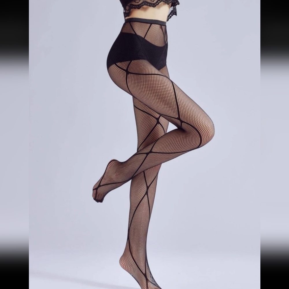 Patterned Fishnet Tights 🖤🖤 - Picture 4 of 7